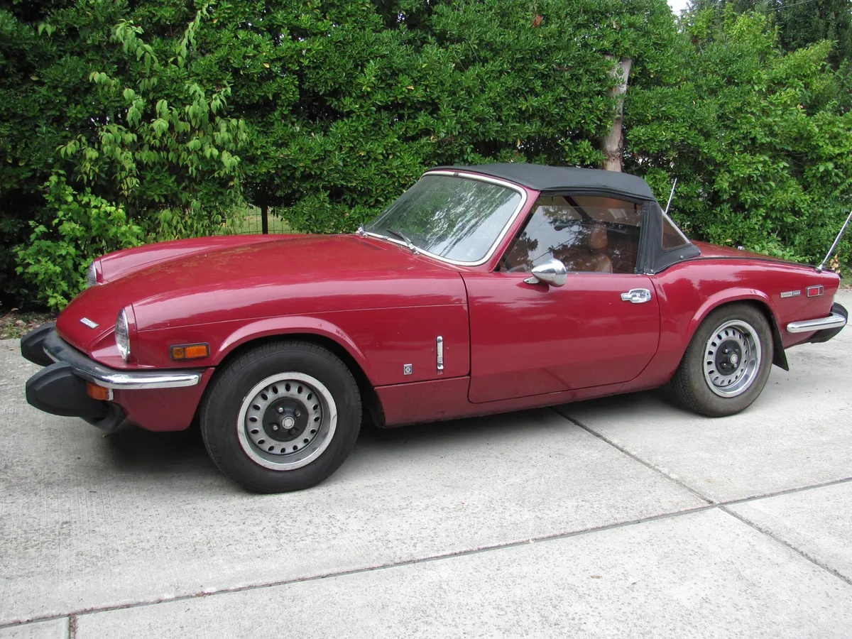 Triumph-Spitfire-1974-Carmine-Red-Tan-10