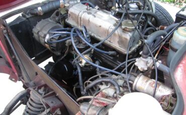 Triumph-Spitfire-1974-Carmine-Red-Tan-3