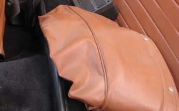 Triumph-Spitfire-1974-Carmine-Red-Tan-4