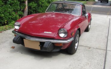 Triumph-Spitfire-1974-Carmine-Red-Tan-8