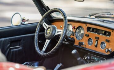 Triumph-Spitfire-1976-12