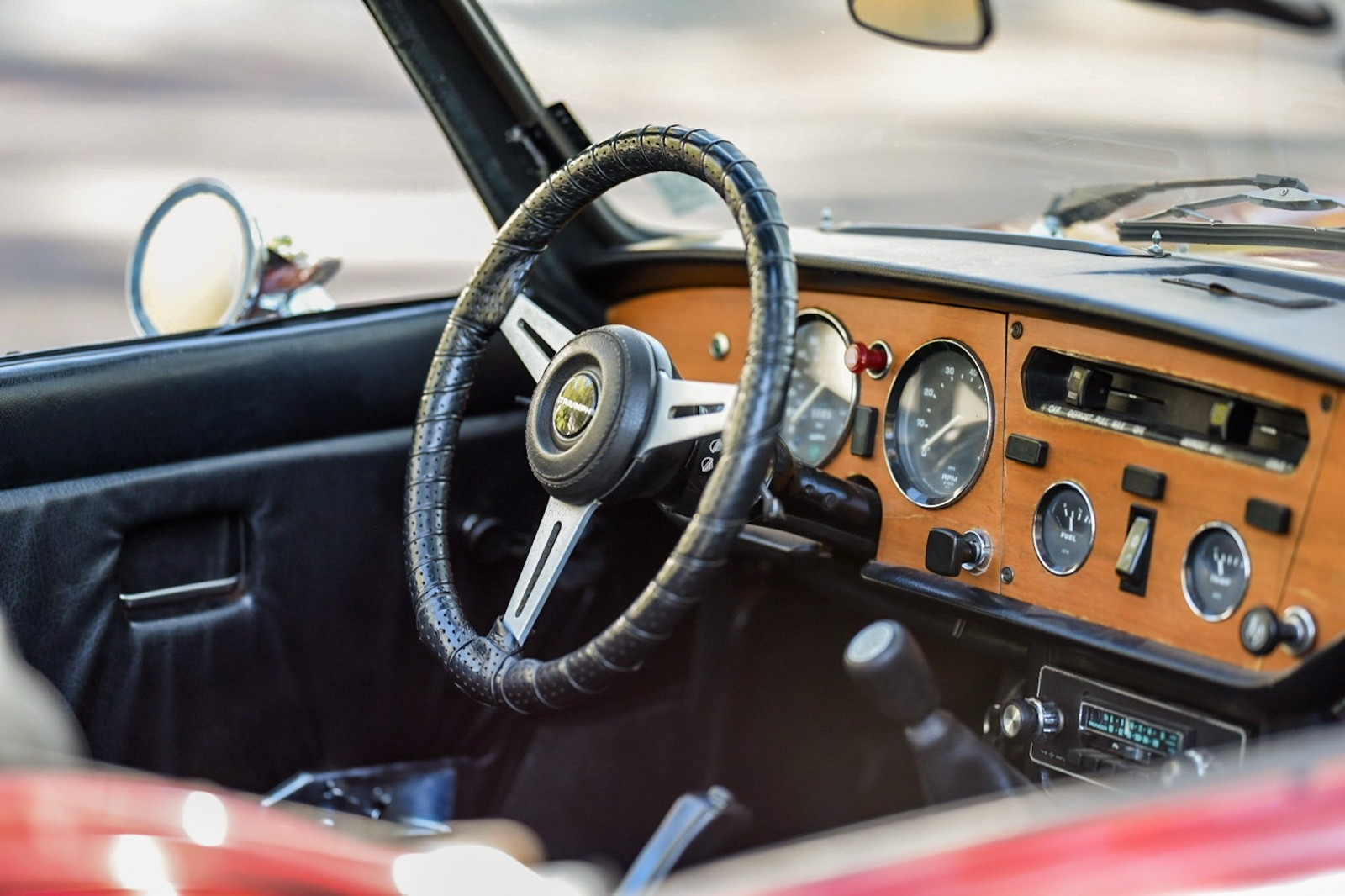 Triumph-Spitfire-1976-12