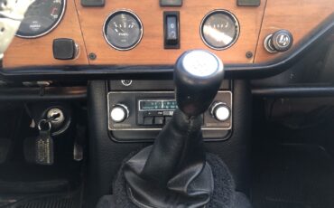 Triumph-Spitfire-1976-18