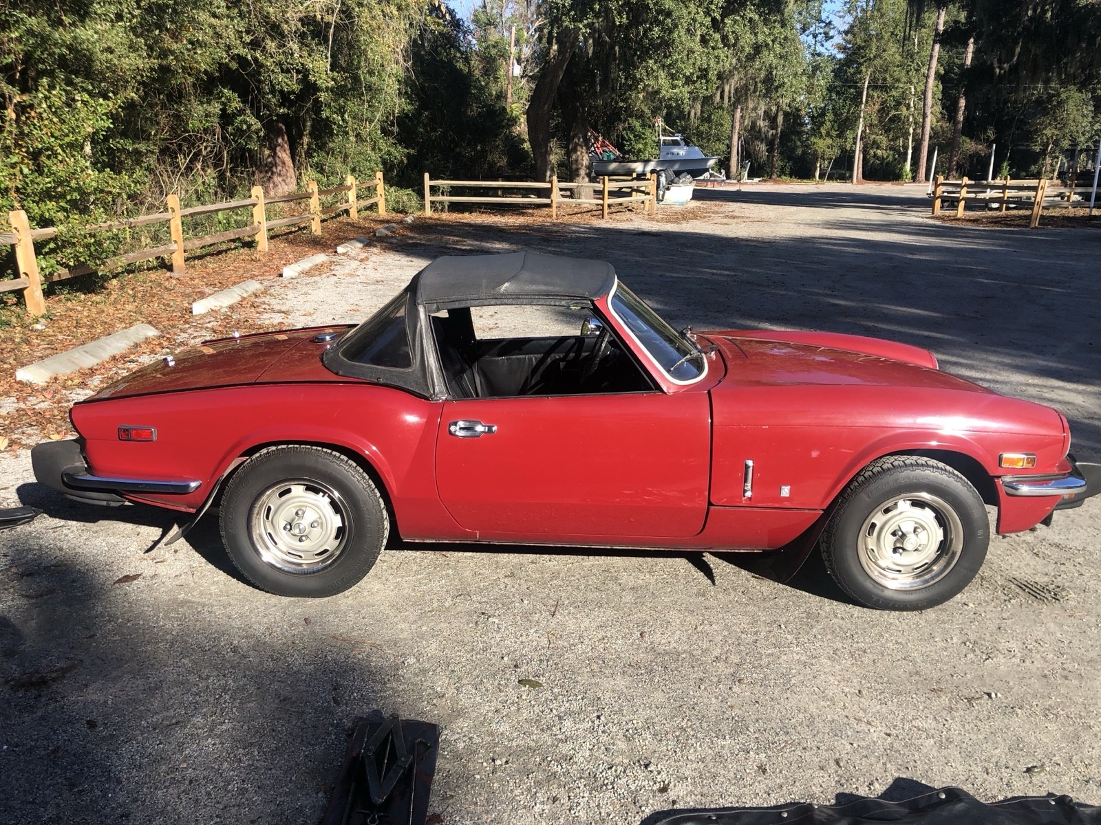 Triumph-Spitfire-1976-9