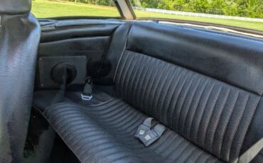Triumph-Stag-1973-Black-Vinyl-17