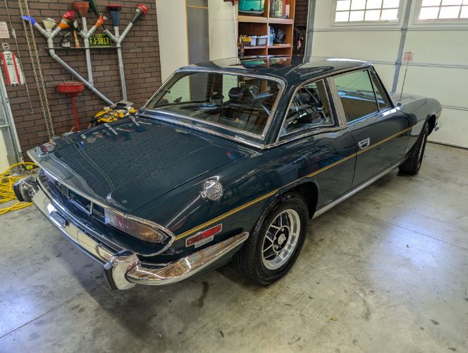 Triumph-Stag-1973-Black-Vinyl-3