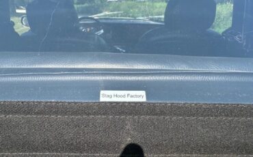 Triumph-Stag-1973-Mimosa-Yellow-Black-And-Walnut-1