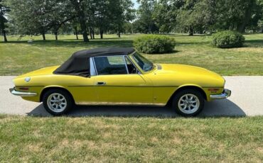 Triumph-Stag-1973-Mimosa-Yellow-Black-And-Walnut-16