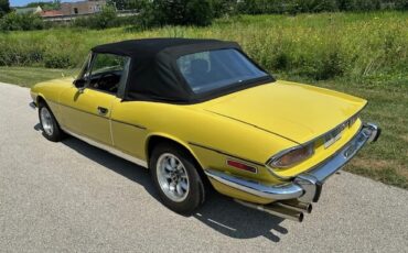 Triumph-Stag-1973-Mimosa-Yellow-Black-And-Walnut-19