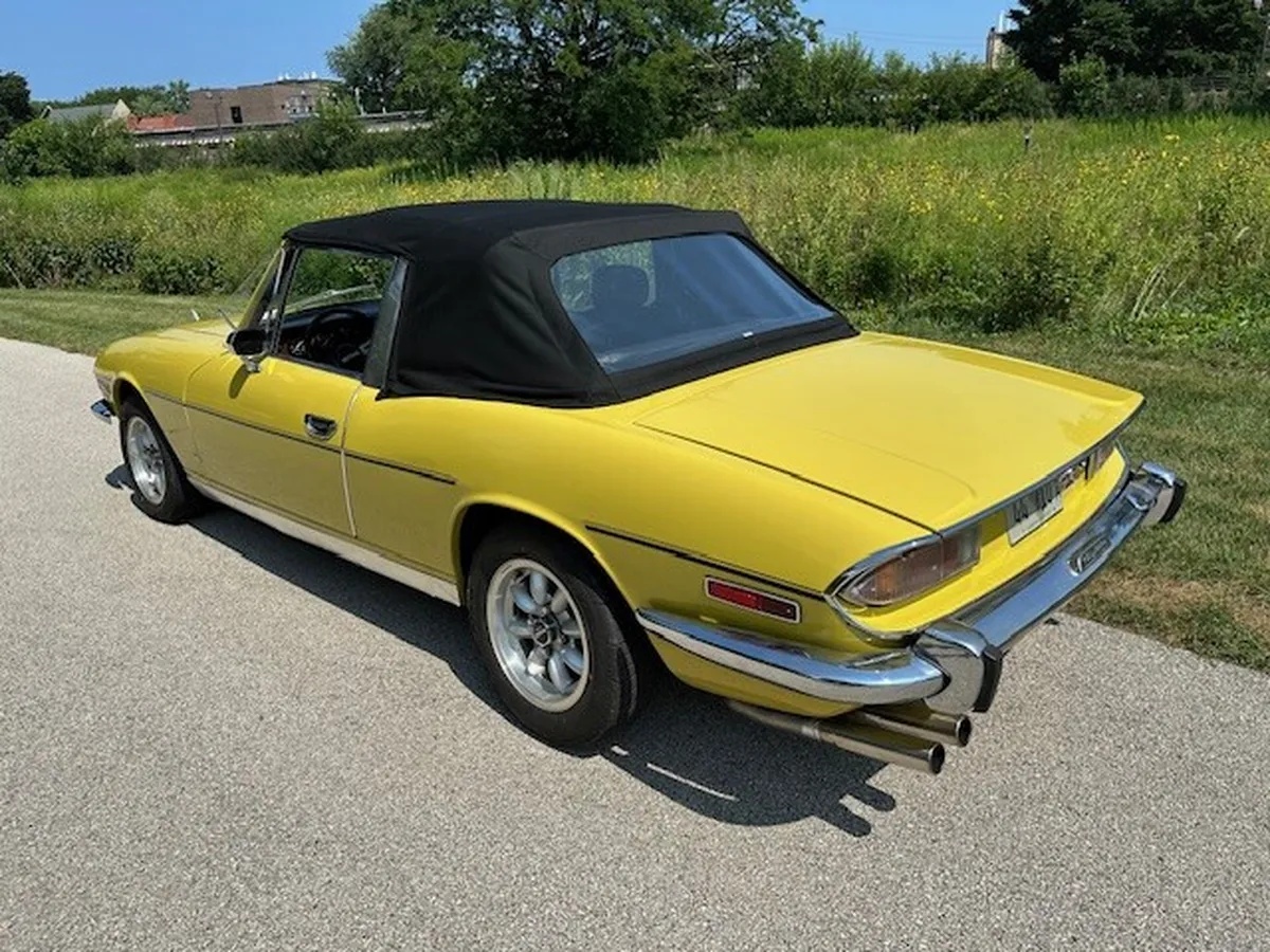 Triumph-Stag-1973-Mimosa-Yellow-Black-And-Walnut-19
