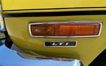 Triumph-Stag-1973-Mimosa-Yellow-Black-And-Walnut-3