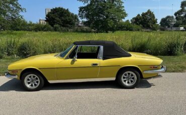 Triumph-Stag-1973-Mimosa-Yellow-Black-And-Walnut