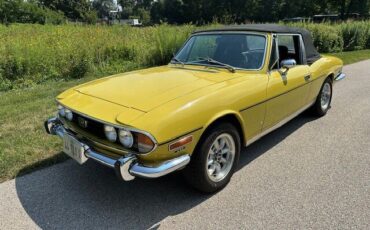 Triumph-Stag-1973-Mimosa-Yellow-Black-And-Walnut