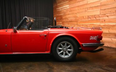 Triumph-TR-6-1976-10