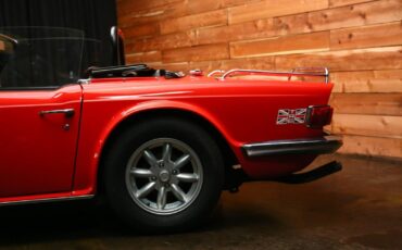 Triumph-TR-6-1976-11