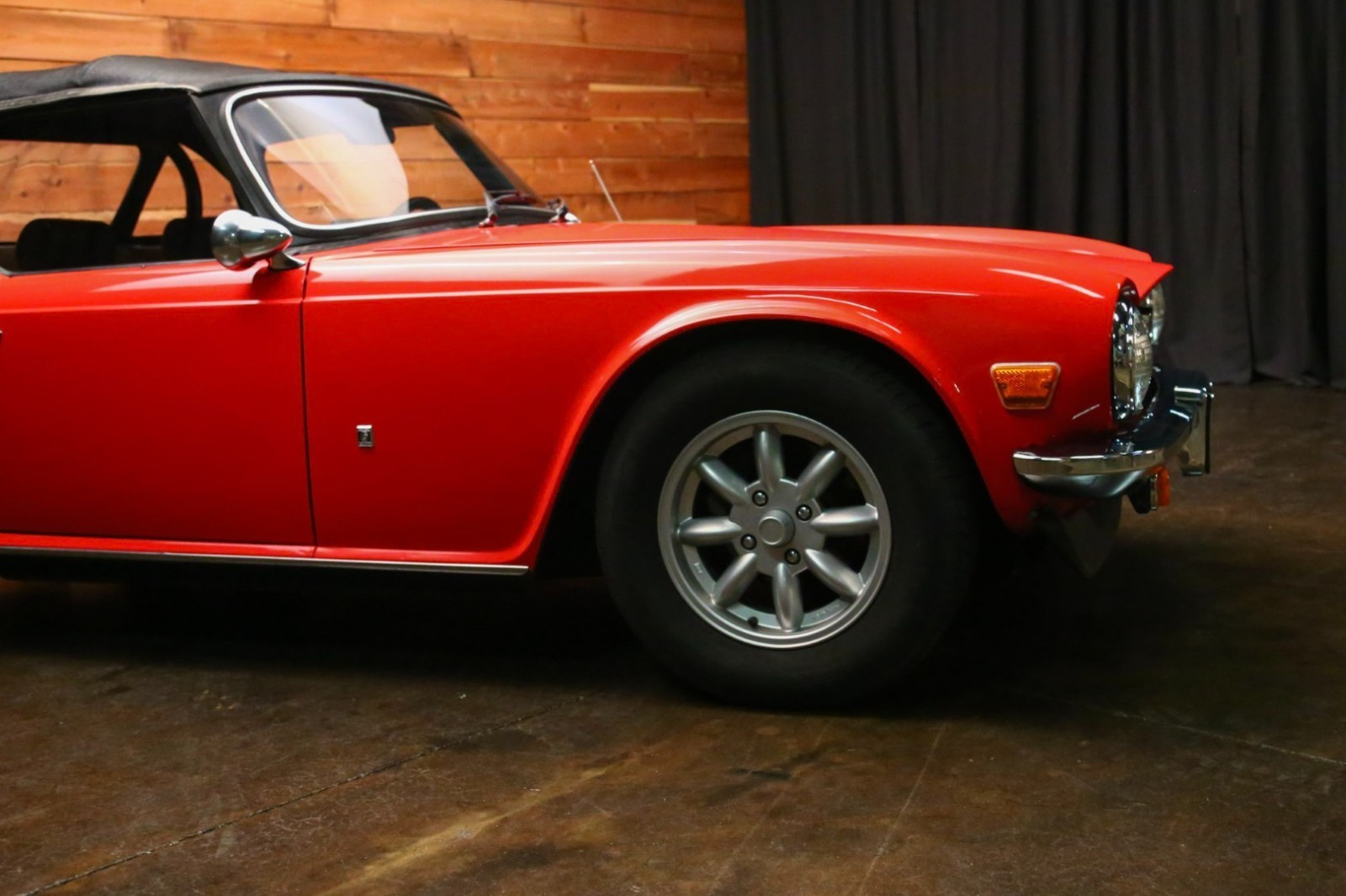 Triumph-TR-6-1976-12