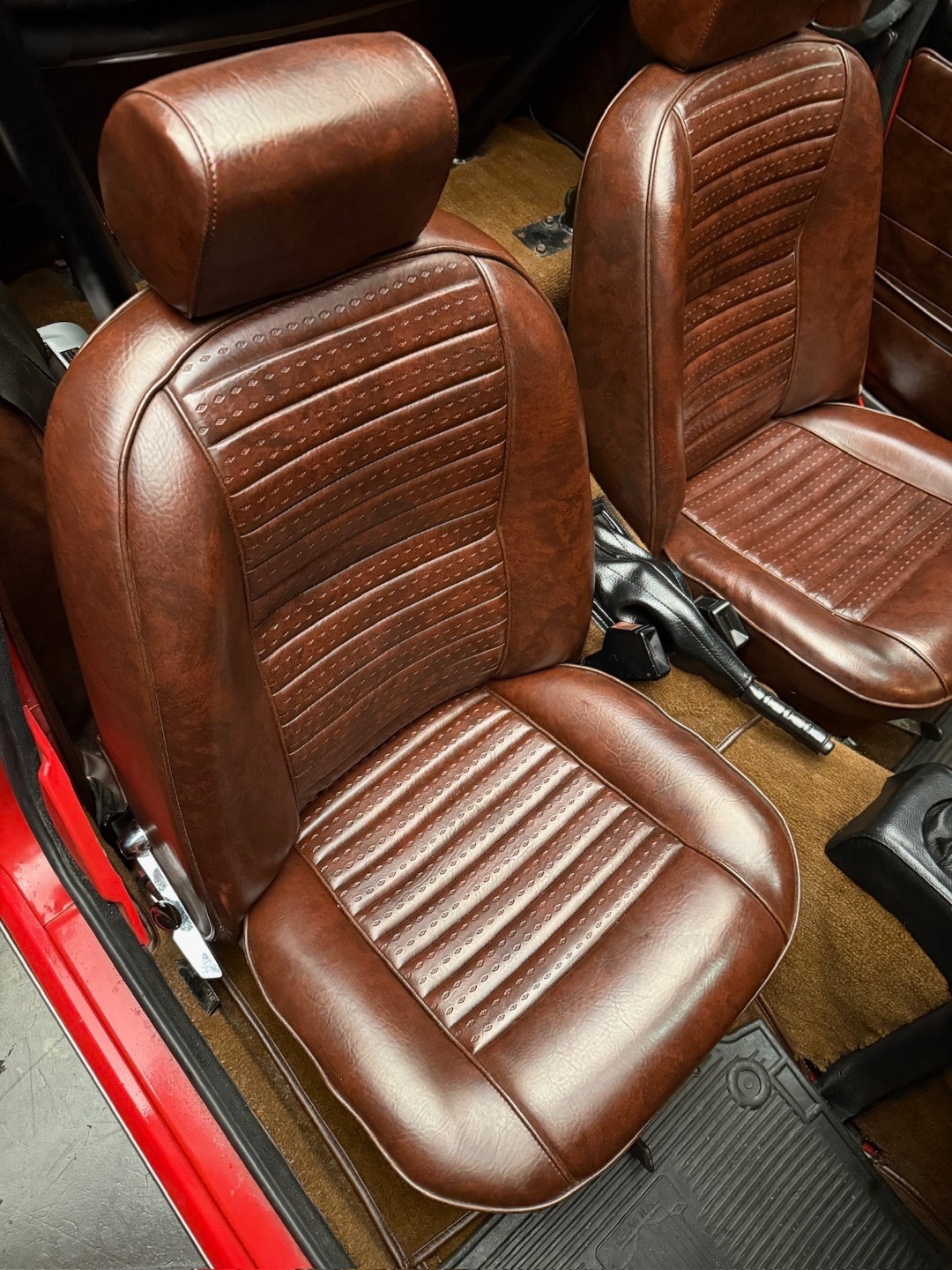 Triumph-TR-6-1976-16