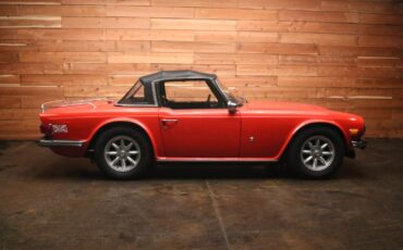 Triumph-TR-6-1976-2