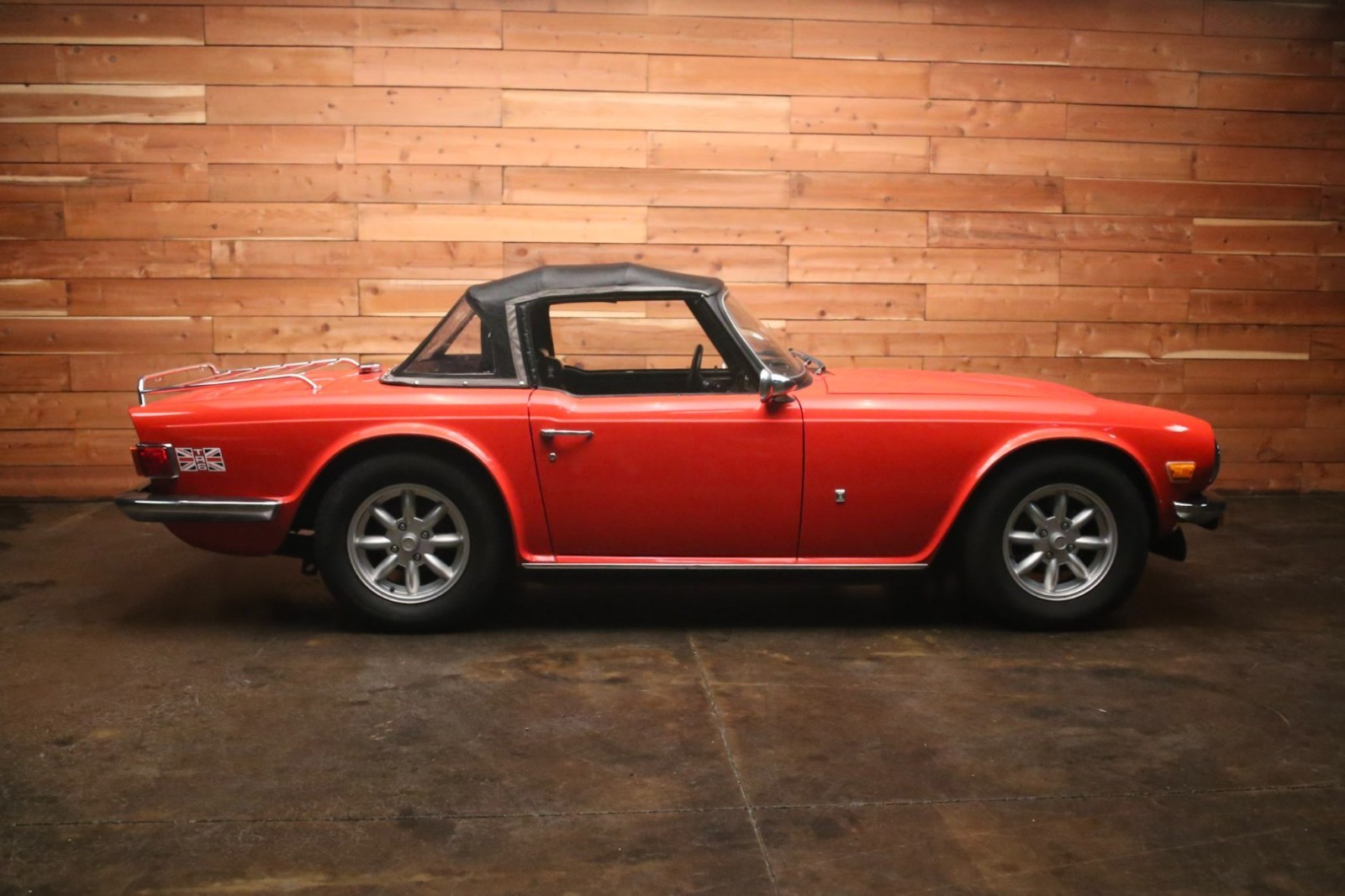 Triumph-TR-6-1976-2