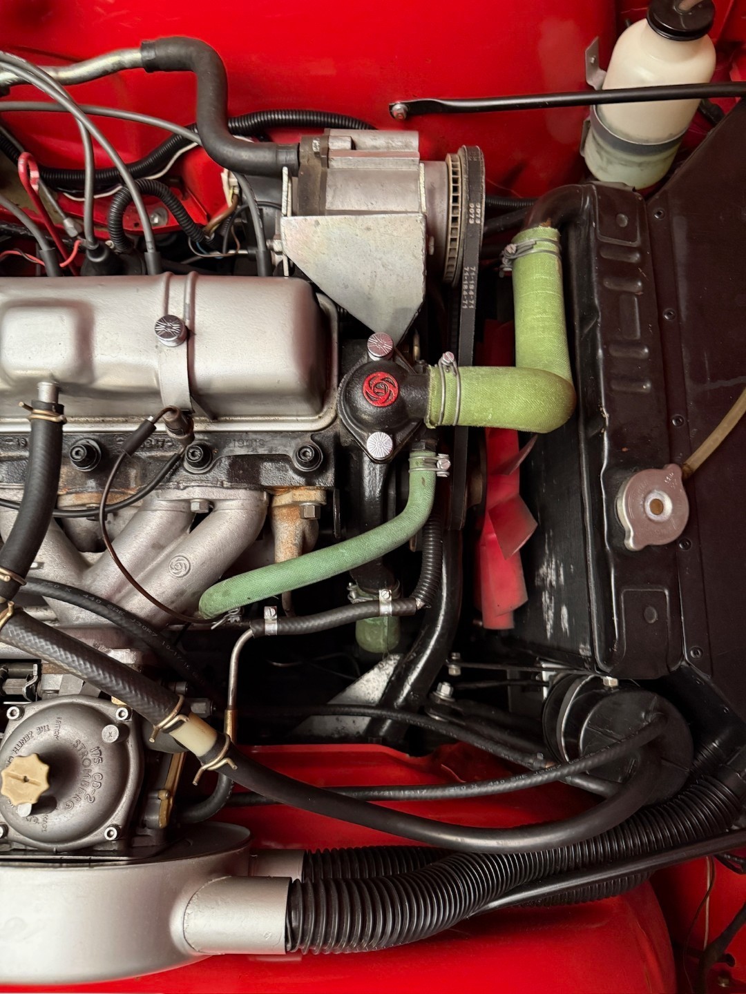 Triumph-TR-6-1976-23