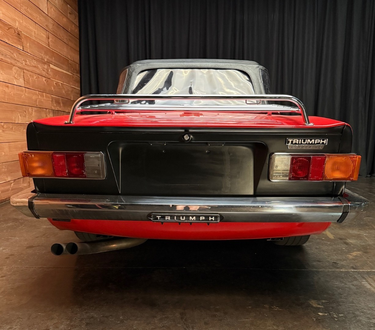 Triumph-TR-6-1976-4