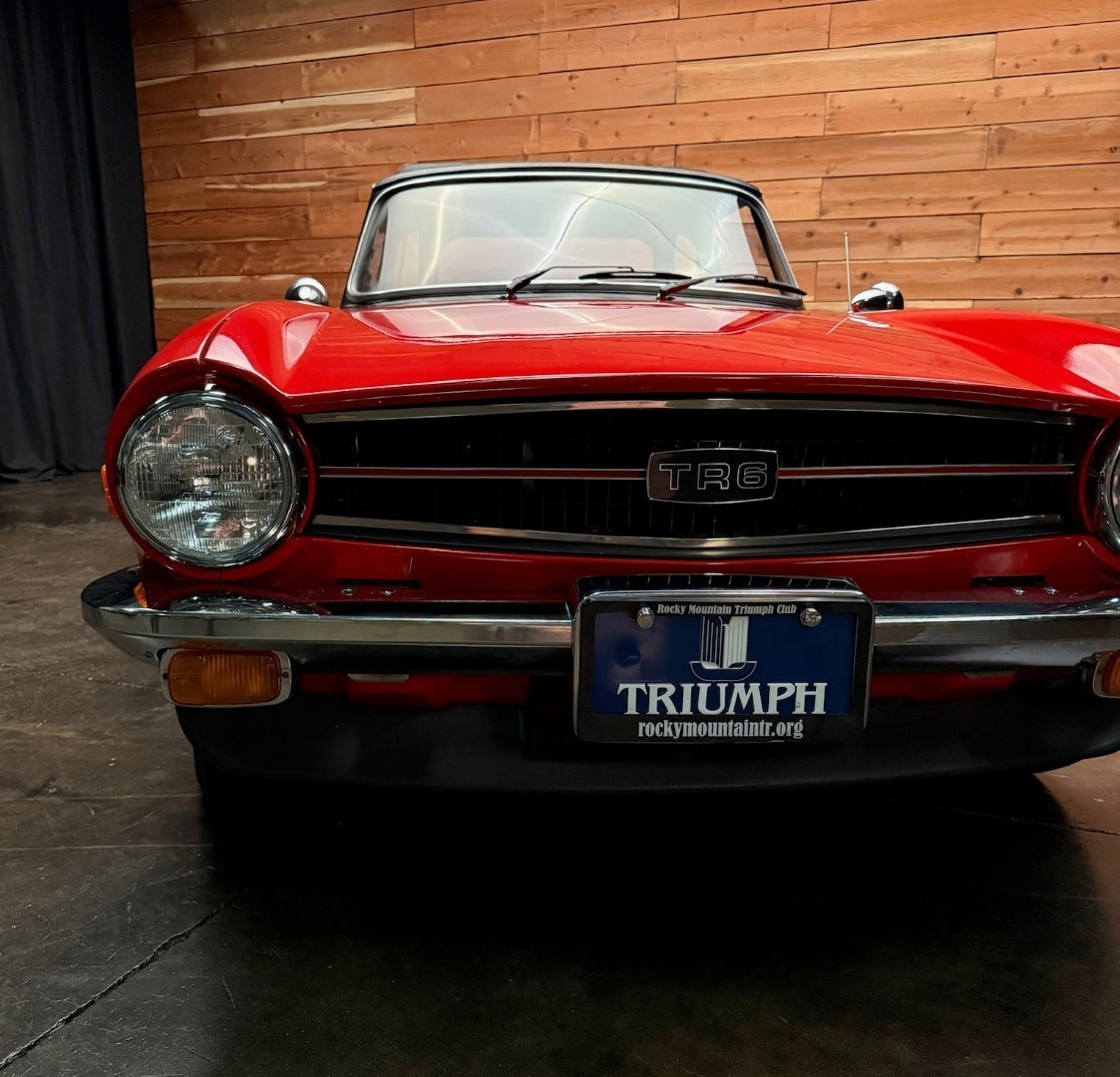 Triumph-TR-6-1976-8