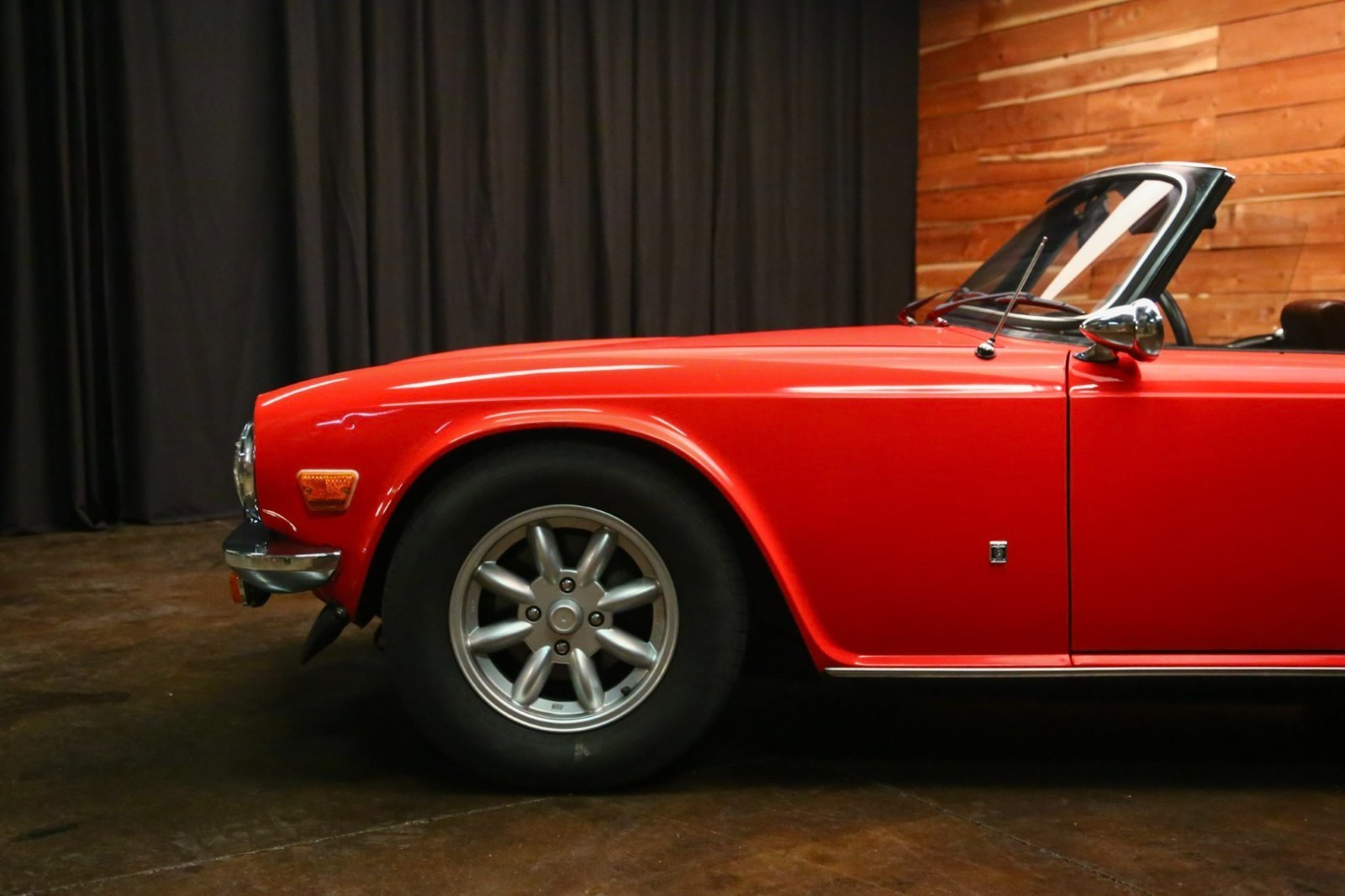 Triumph-TR-6-1976-9