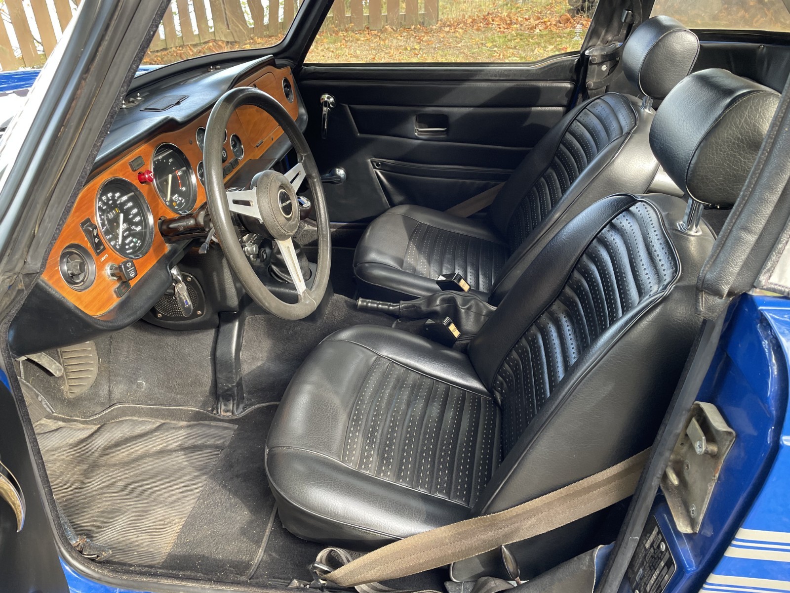 Triumph-TR-6-1976-Convertible-17