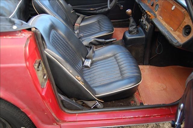 Triumph-TR250-1968-Convertible-15