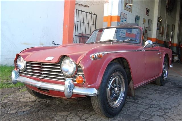 Triumph-TR250-1968-Convertible