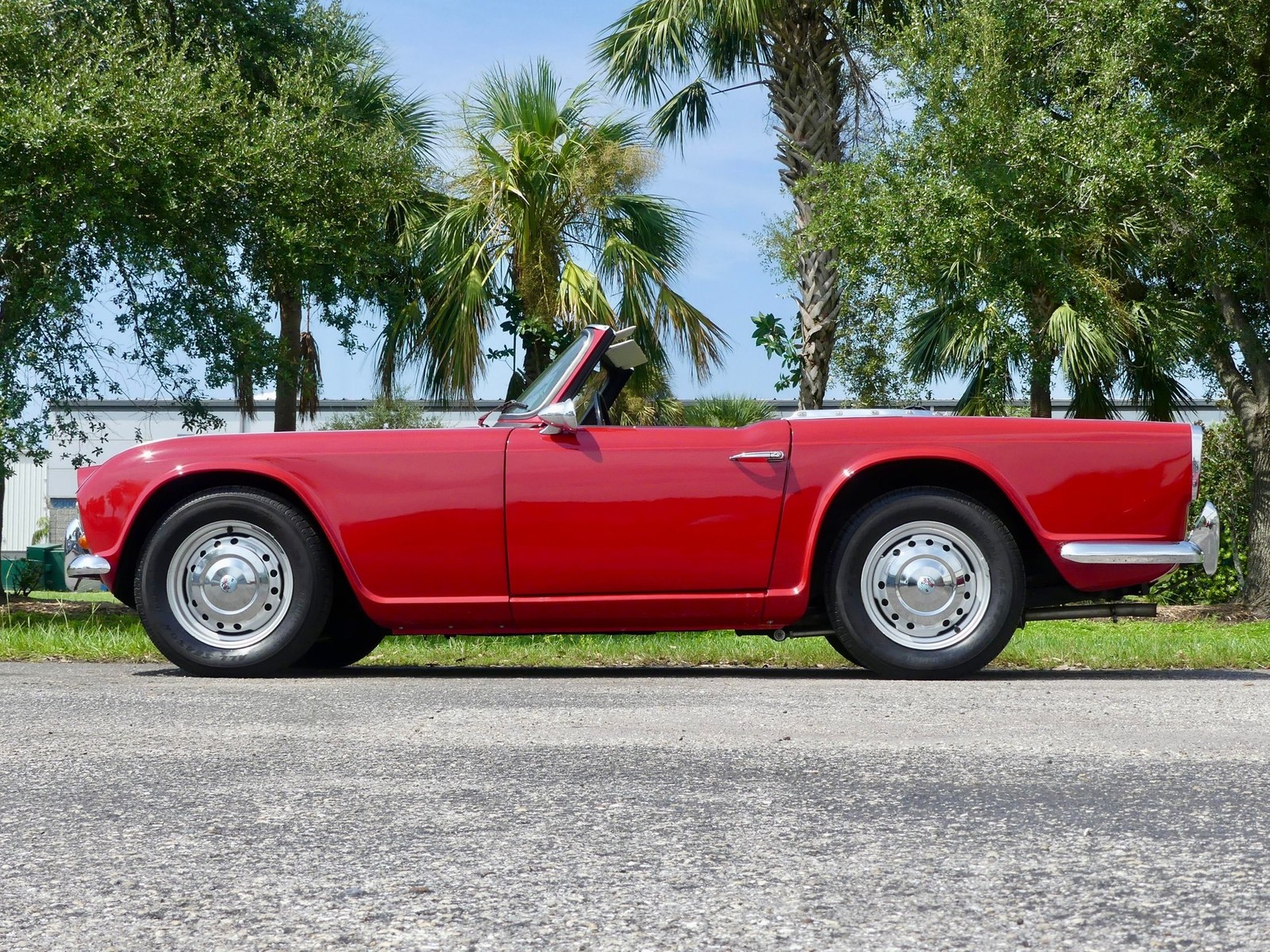 Triumph-TR4-1964-Convertible-11