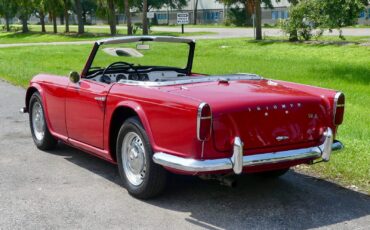 Triumph-TR4-1964-Convertible-12