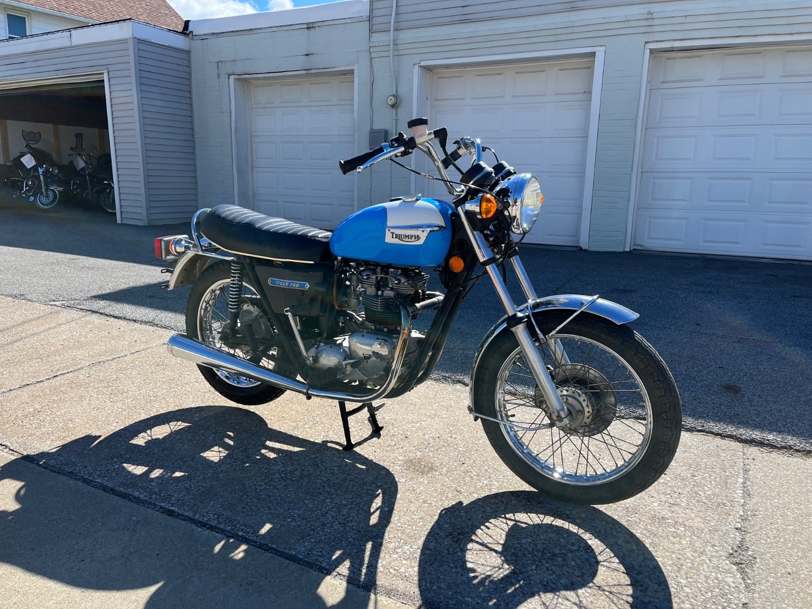 Triumph-Tiger-1973-1