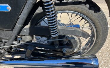Triumph-Tiger-1973-10