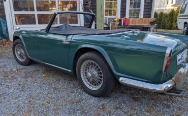Triumph-Tr4-1962-British-Racing-Green-Black-1