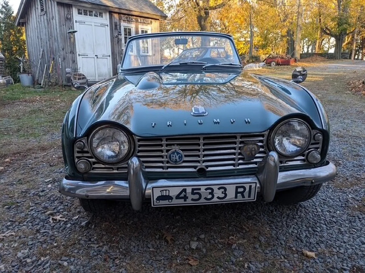 Triumph-Tr4-1962-British-Racing-Green-Black-2