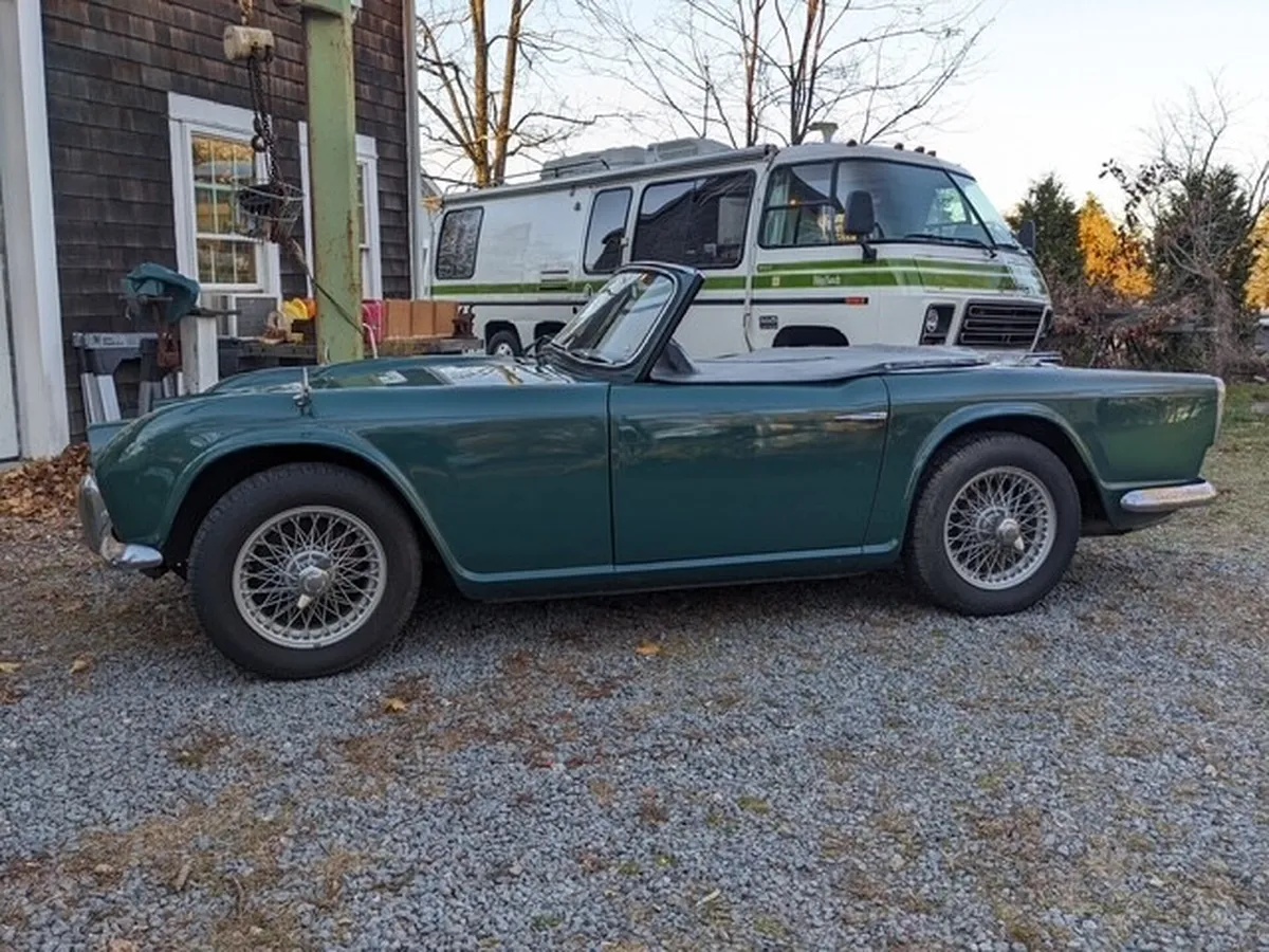 Triumph-Tr4-1962-British-Racing-Green-Black