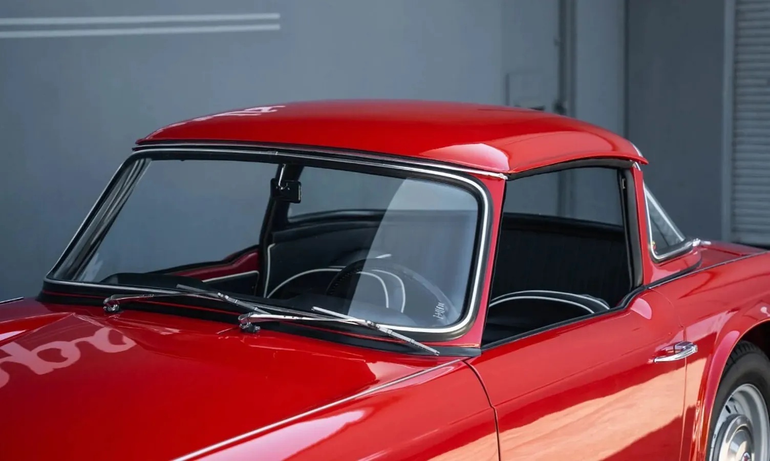 Triumph-Tr4-1962-Signal-Red-Black-11