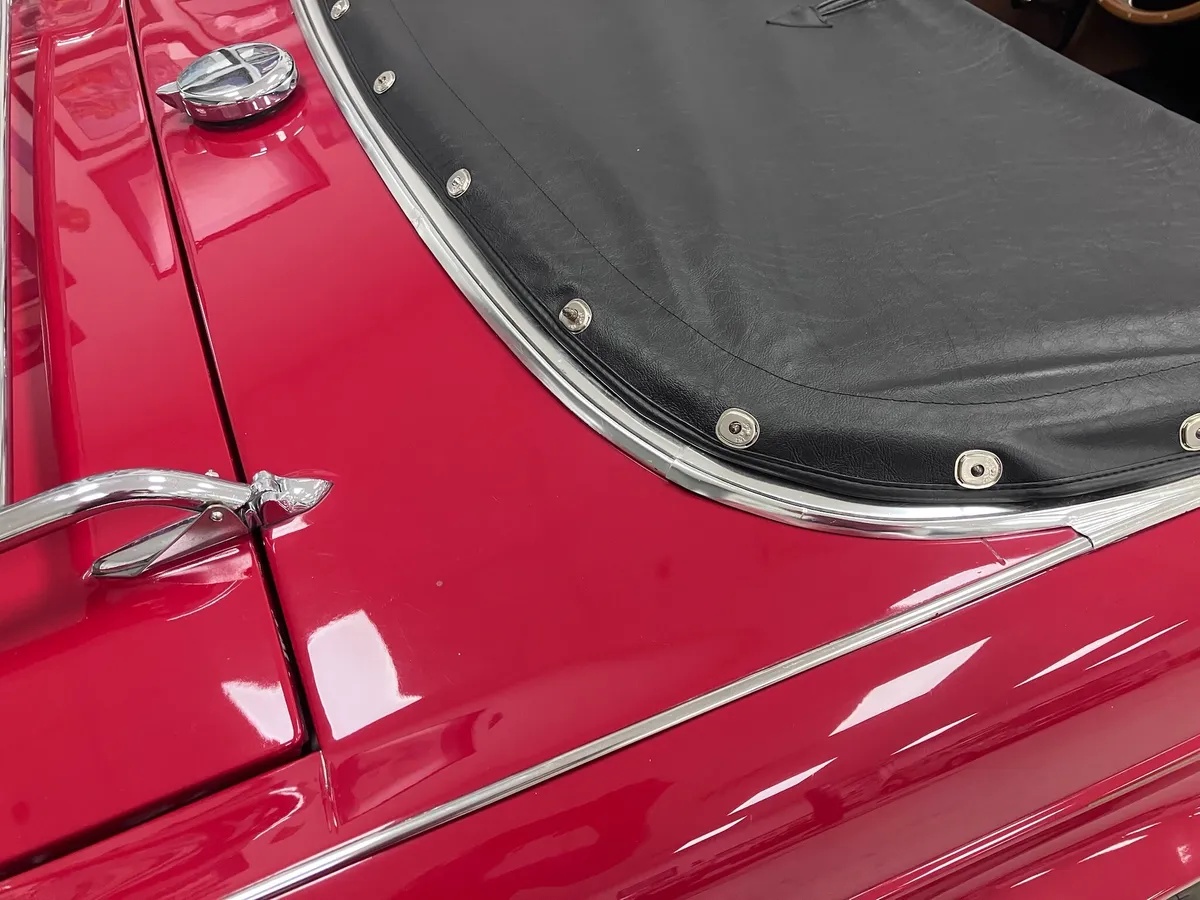 Triumph-Tr4-1965-Dark-Red-Tan-10