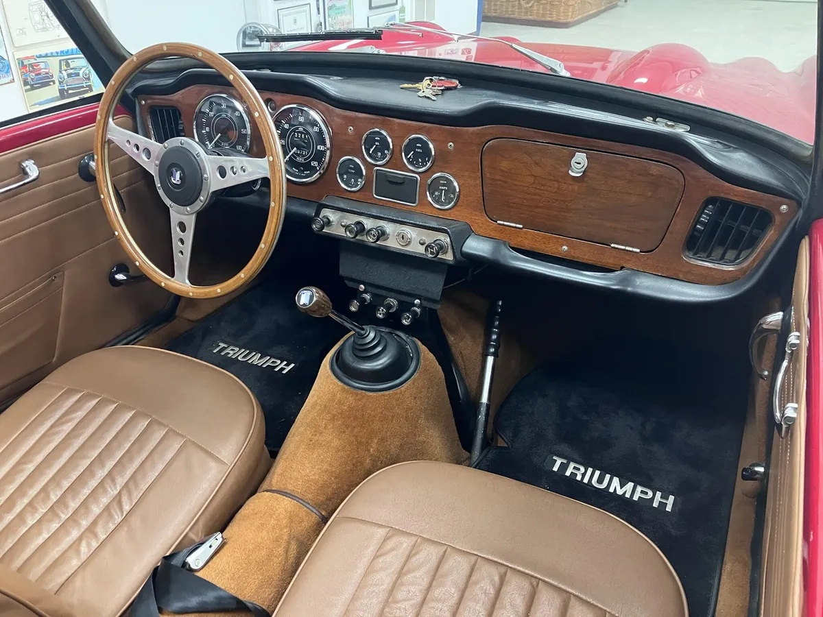 Triumph-Tr4-1965-Dark-Red-Tan-11