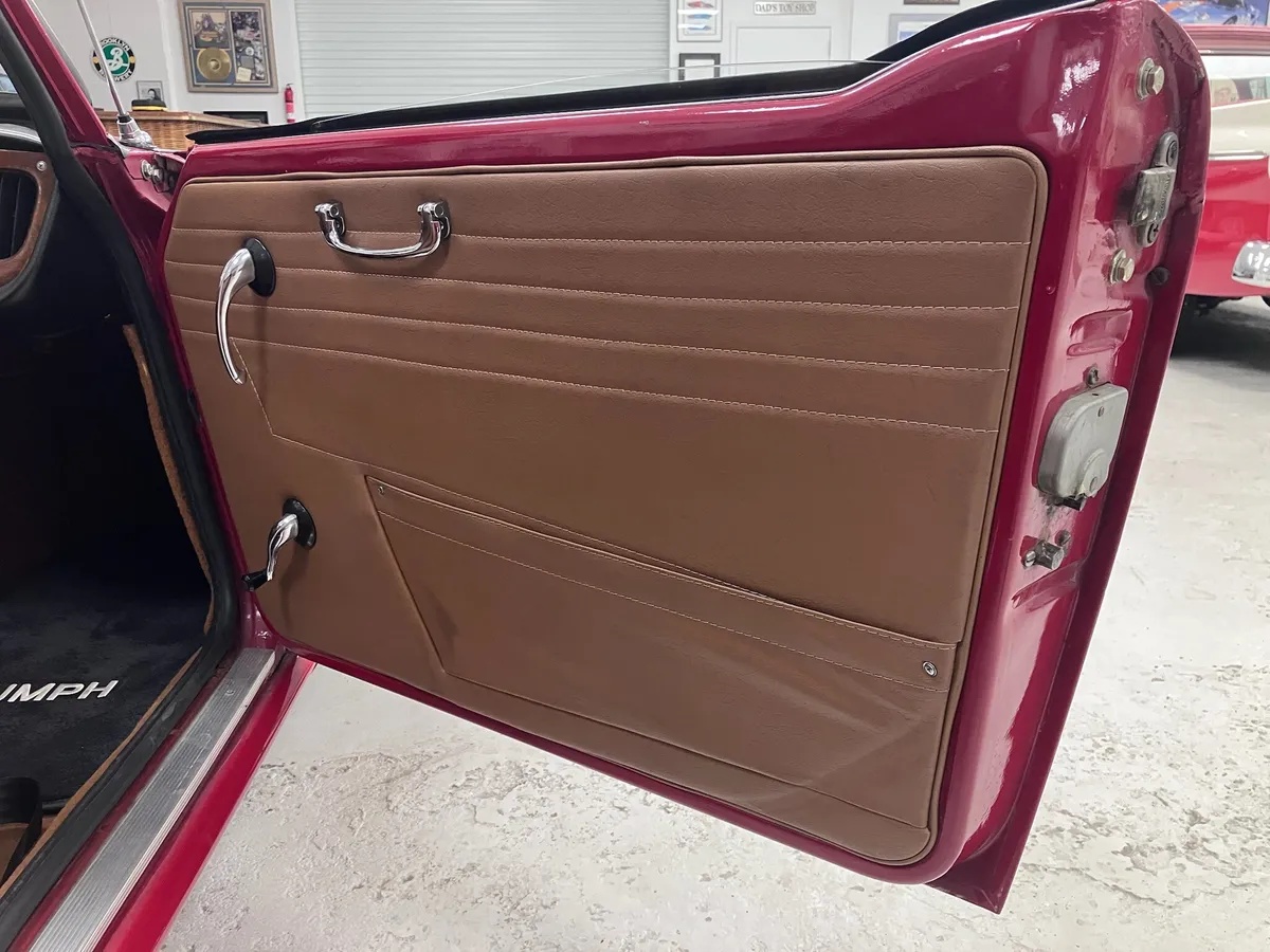 Triumph-Tr4-1965-Dark-Red-Tan-13