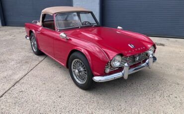 Triumph-Tr4-1965-Dark-Red-Tan