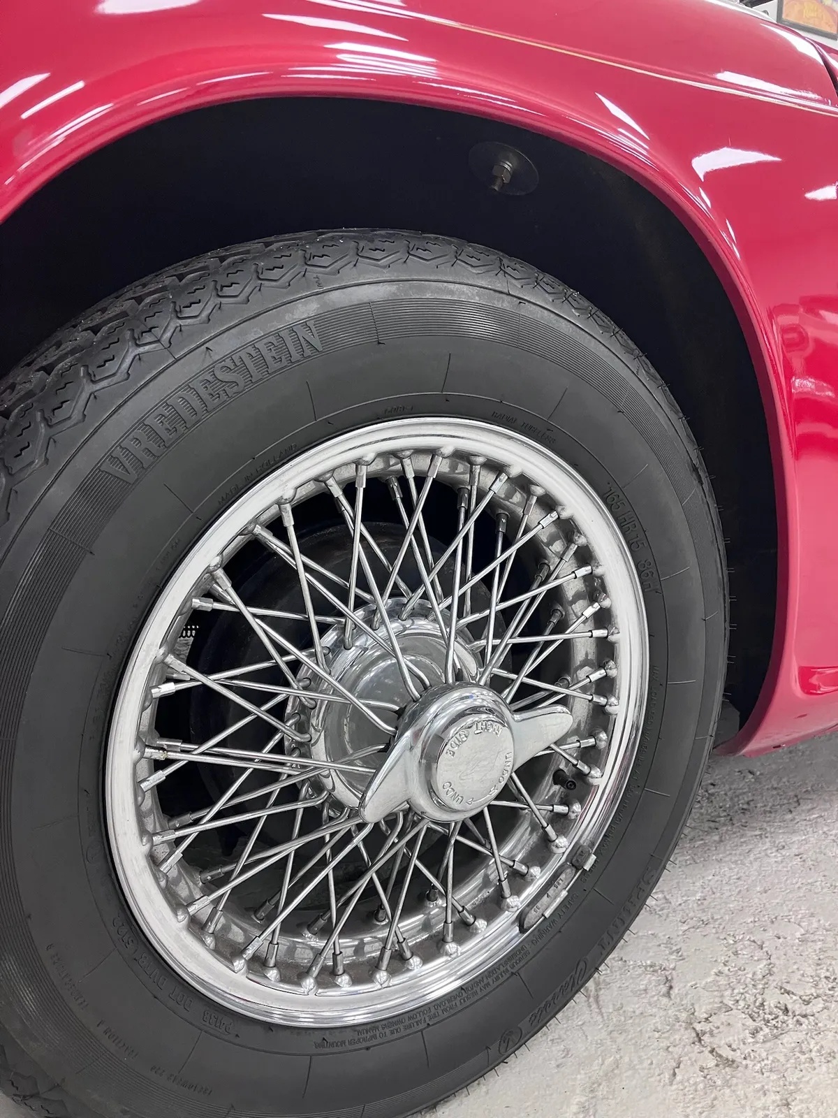 Triumph-Tr4-1965-Dark-Red-Tan-9