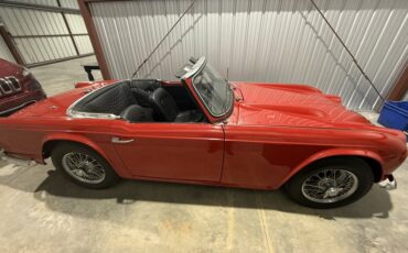 Triumph-Tr4-1965-Red-Black