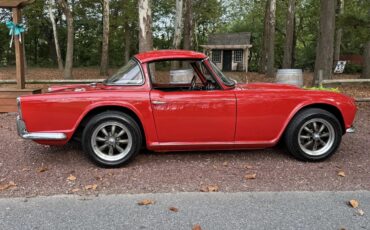 Triumph-Tr4-1965-Signal-Red-Black-With-White-Piping-Leather-1