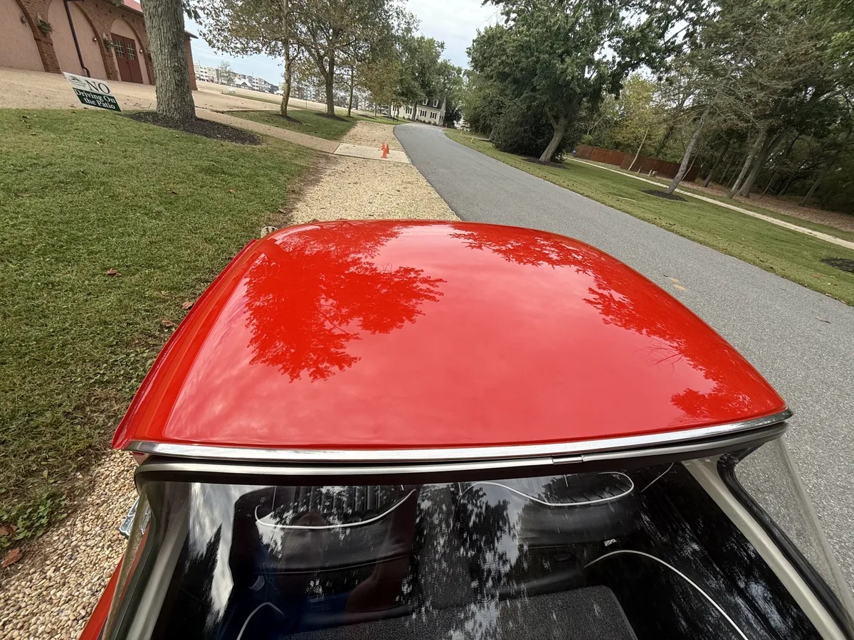 Triumph-Tr4-1965-Signal-Red-Black-With-White-Piping-Leather-13