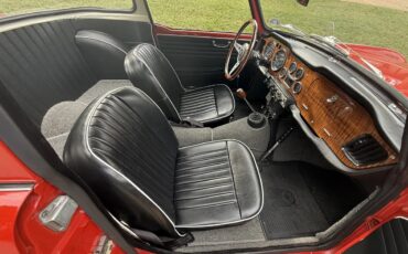 Triumph-Tr4-1965-Signal-Red-Black-With-White-Piping-Leather-16