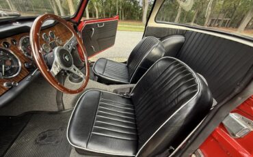 Triumph-Tr4-1965-Signal-Red-Black-With-White-Piping-Leather-18