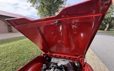 Triumph-Tr4-1965-Signal-Red-Black-With-White-Piping-Leather-5