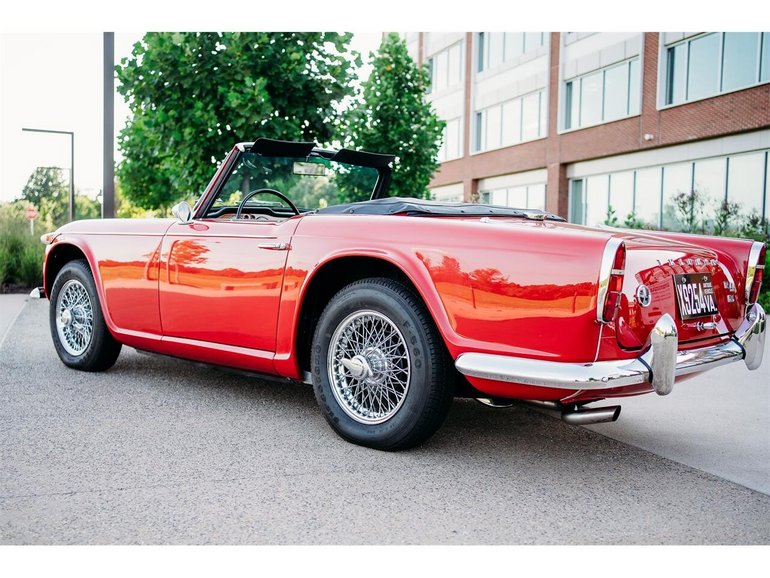Triumph-Tr4a-1965-Red-Black